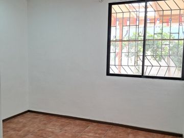 SE VENDE CASA - PORVENIR  - PEÑAFLOR