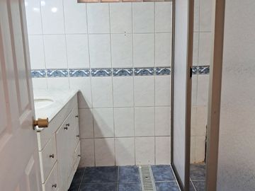 SE VENDE CASA - PORVENIR  - PEÑAFLOR