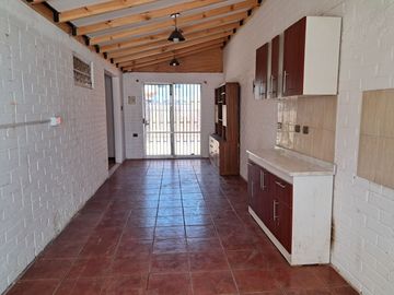 SE VENDE CASA - PORVENIR  - PEÑAFLOR