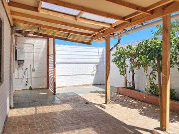 SE VENDE CASA - PORVENIR  - PEÑAFLOR