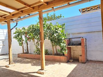 SE VENDE CASA - PORVENIR  - PEÑAFLOR