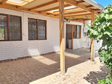 SE VENDE CASA - PORVENIR  - PEÑAFLOR