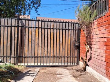 SE VENDE CASA - PORVENIR  - PEÑAFLOR