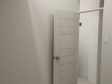 Local Comercial En Alquiler – Primer Piso En Avenida Principal, Santa Clara