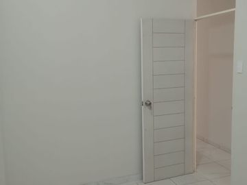 Local Comercial En Alquiler – Primer Piso En Avenida Principal, Santa Clara