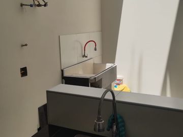 Local Comercial En Alquiler – Primer Piso En Avenida Principal, Santa Clara