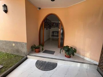 Venta de casa en Monterrico Santiago de surco 4 dormitorios