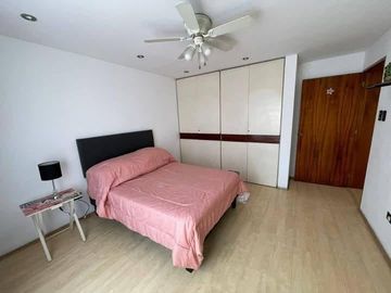 Venta de casa en Monterrico Santiago de surco 4 dormitorios