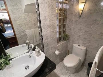 Venta de casa en Monterrico Santiago de surco 4 dormitorios