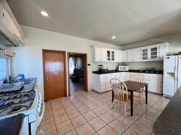 Beach Front Residence, 5Bdrm 7Bath Residencia Frente de Playa