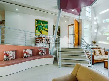 Stylish Multi-Level Home with Scenic Outdoor Views in Maria Luisa Estate Park