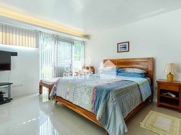 Stylish Multi-Level Home with Scenic Outdoor Views in Maria Luisa Estate Park