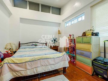 Stylish Multi-Level Home with Scenic Outdoor Views in Maria Luisa Estate Park