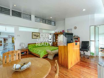 Stylish Multi-Level Home with Scenic Outdoor Views in Maria Luisa Estate Park