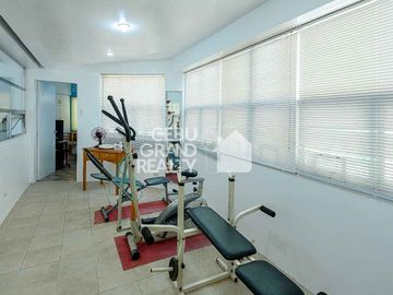 Stylish Multi-Level Home with Scenic Outdoor Views in Maria Luisa Estate Park