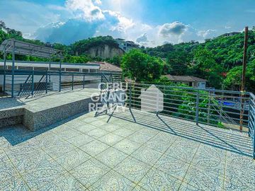 Stylish Multi-Level Home with Scenic Outdoor Views in Maria Luisa Estate Park