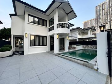Luxury 2-Story Pool Villa for Sale by Jomtien Beach - Just a 2-Minute Walk to the Sand