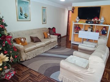 💥💫 VENDO CASA DE  3 PISOS EN LA URBANIZACIÓN LAS FLORES - SJL 💫💥