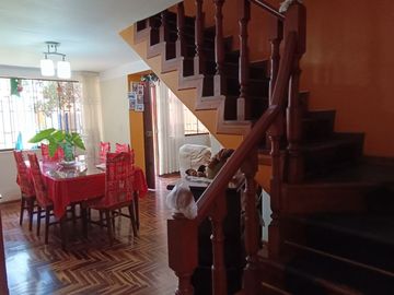 💥💫 VENDO CASA DE  3 PISOS EN LA URBANIZACIÓN LAS FLORES - SJL 💫💥