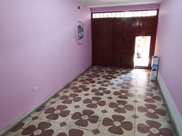 💥💫 VENDO CASA DE  3 PISOS EN LA URBANIZACIÓN LAS FLORES - SJL 💫💥