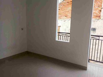 Rumah 2 lantai Rooftop Bintara dkt KRL Kranji Shm Bebas Banjir kota bintang kalimalang
