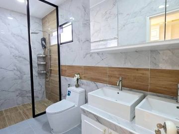 Modern Pool Villa 4 Bed, 4 Bath 91 sqw. @ Pong Ang Map Prachan