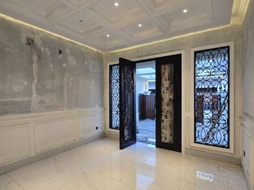 Rumah mewah design classic di cempaka putih jakarta pusat