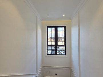 Rumah mewah design classic di cempaka putih jakarta pusat