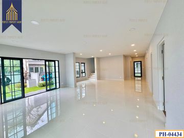 House for sale, Centro Bangna, Centro Bangna, addicted to Mega Bangna south