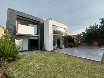 😍En venta hermosa y acogedora casa con amplias habitaciones y acabados de lujo😍
