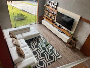😍En venta hermosa y acogedora casa con amplias habitaciones y acabados de lujo😍