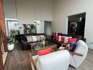 😍En venta hermosa y acogedora casa con amplias habitaciones y acabados de lujo😍