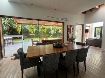😍En venta hermosa y acogedora casa con amplias habitaciones y acabados de lujo😍