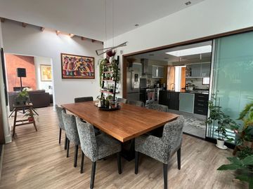 😍En venta hermosa y acogedora casa con amplias habitaciones y acabados de lujo😍