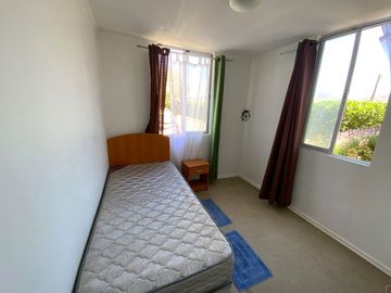 Avenida Las Parcelas costado Aeropuerto, Primer Piso ,  2 dormitorios , 1 baño , estacionamiento