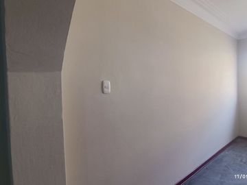 Vendo Edificio de 03 Pisos + Aires – Ideal Para Negocio, Taller o Alquiler