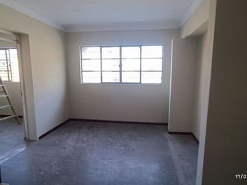 Vendo Edificio de 03 Pisos + Aires – Ideal Para Negocio, Taller o Alquiler