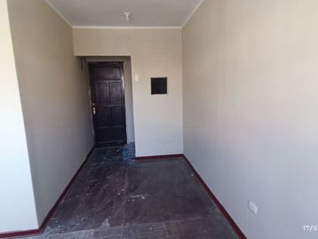 Vendo Edificio de 03 Pisos + Aires – Ideal Para Negocio, Taller o Alquiler