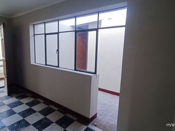 Vendo Edificio de 03 Pisos + Aires – Ideal Para Negocio, Taller o Alquiler