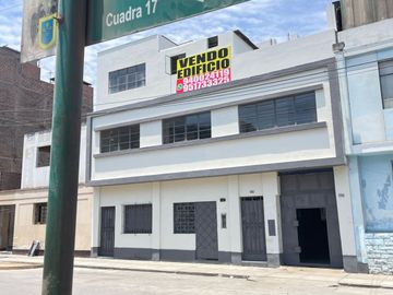 Vendo Edificio de 03 Pisos + Aires – Ideal Para Negocio, Taller o Alquiler