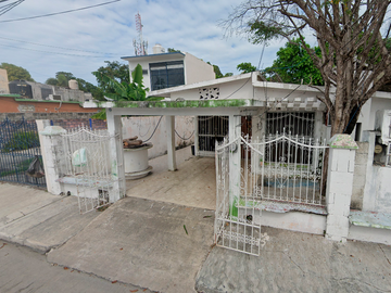 CASA EN CALLE 50, COL. TILA, CIUDAD DEL CARMEN, CAMPECHE, ¡NO CREDITOS!