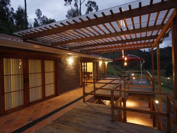 🏞️ Oportunidad Única en Jacarín, Cañar 🏞️