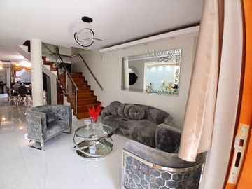 👨‍👩‍👧‍👦 VENDO MODERNA Y ELEGANTE CASA DE 3 PISOS + AZOTEA EN SAN LUIS