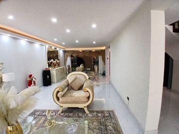 👨‍👩‍👧‍👦 VENDO MODERNA Y ELEGANTE CASA DE 3 PISOS + AZOTEA EN SAN LUIS