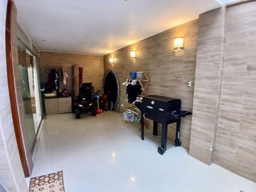 👨‍👩‍👧‍👦 VENDO MODERNA Y ELEGANTE CASA DE 3 PISOS + AZOTEA EN SAN LUIS