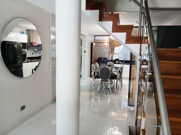 👨‍👩‍👧‍👦 VENDO MODERNA Y ELEGANTE CASA DE 3 PISOS + AZOTEA EN SAN LUIS