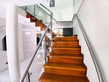 👨‍👩‍👧‍👦 VENDO MODERNA Y ELEGANTE CASA DE 3 PISOS + AZOTEA EN SAN LUIS