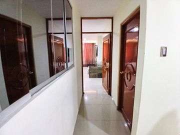 👨‍👩‍👧‍👦 VENDO MODERNA Y ELEGANTE CASA DE 3 PISOS + AZOTEA EN SAN LUIS