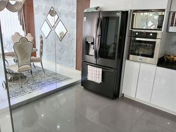 👨‍👩‍👧‍👦 VENDO MODERNA Y ELEGANTE CASA DE 3 PISOS + AZOTEA EN SAN LUIS