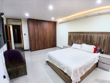 👨‍👩‍👧‍👦 VENDO MODERNA Y ELEGANTE CASA DE 3 PISOS + AZOTEA EN SAN LUIS